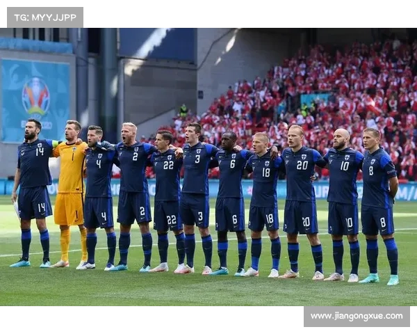 芬兰球迷维京战吼震撼全场 马尔卡宁感动致意泪洒赛场